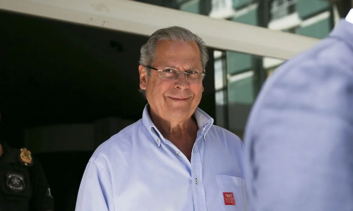 Filho de Renato Russo libera “Fábrica” para Zé Dirceu e cita 6×1