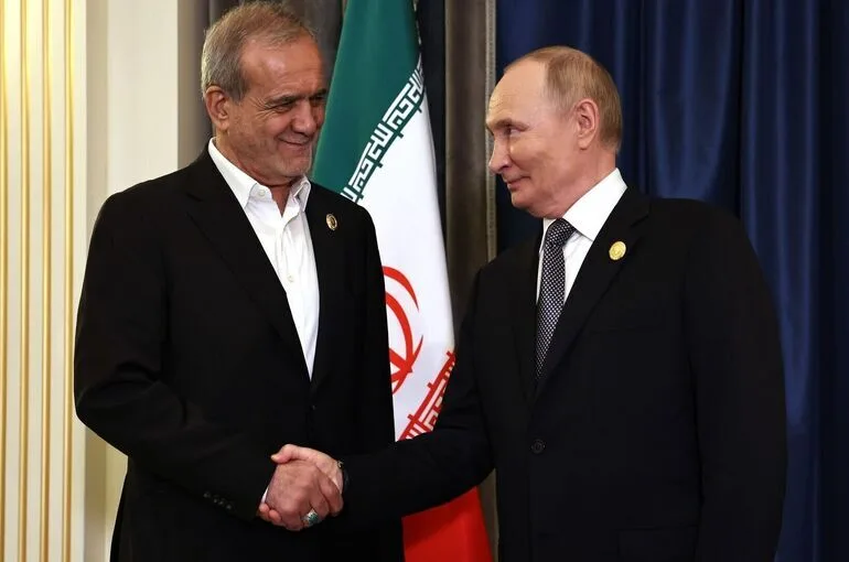 Путин попросил Пезешкиана передать наилучшие пожелания Хаменеи