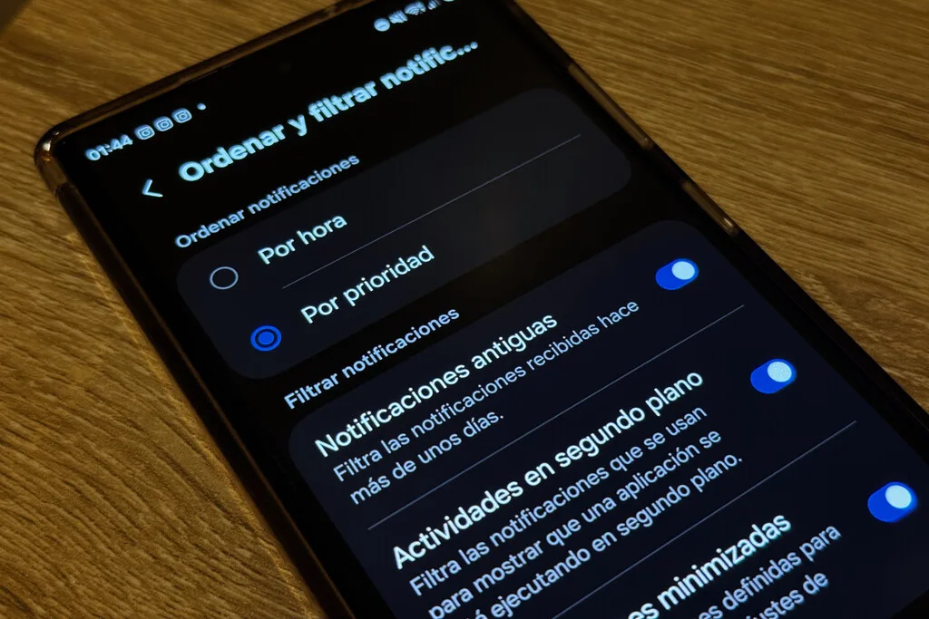 Si tu Samsung se llena de notificaciones, hay un ajuste que puede ponerlas en orden automáticamente
