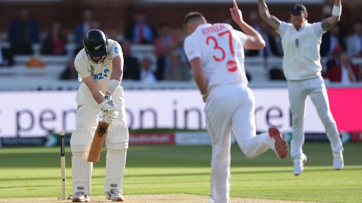 'Unsatisfactory' Lord's pitch dug up by MCC after first demerit point