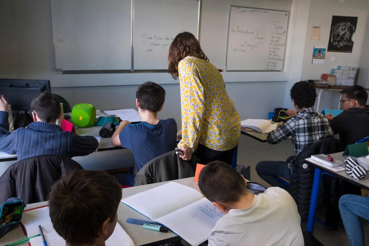 Comment sera-t-il rédigé ? Qui seront les adultes « de confiance » ? Les questions qui se posent sur le questionnaire sur les VSS distribué à l’école