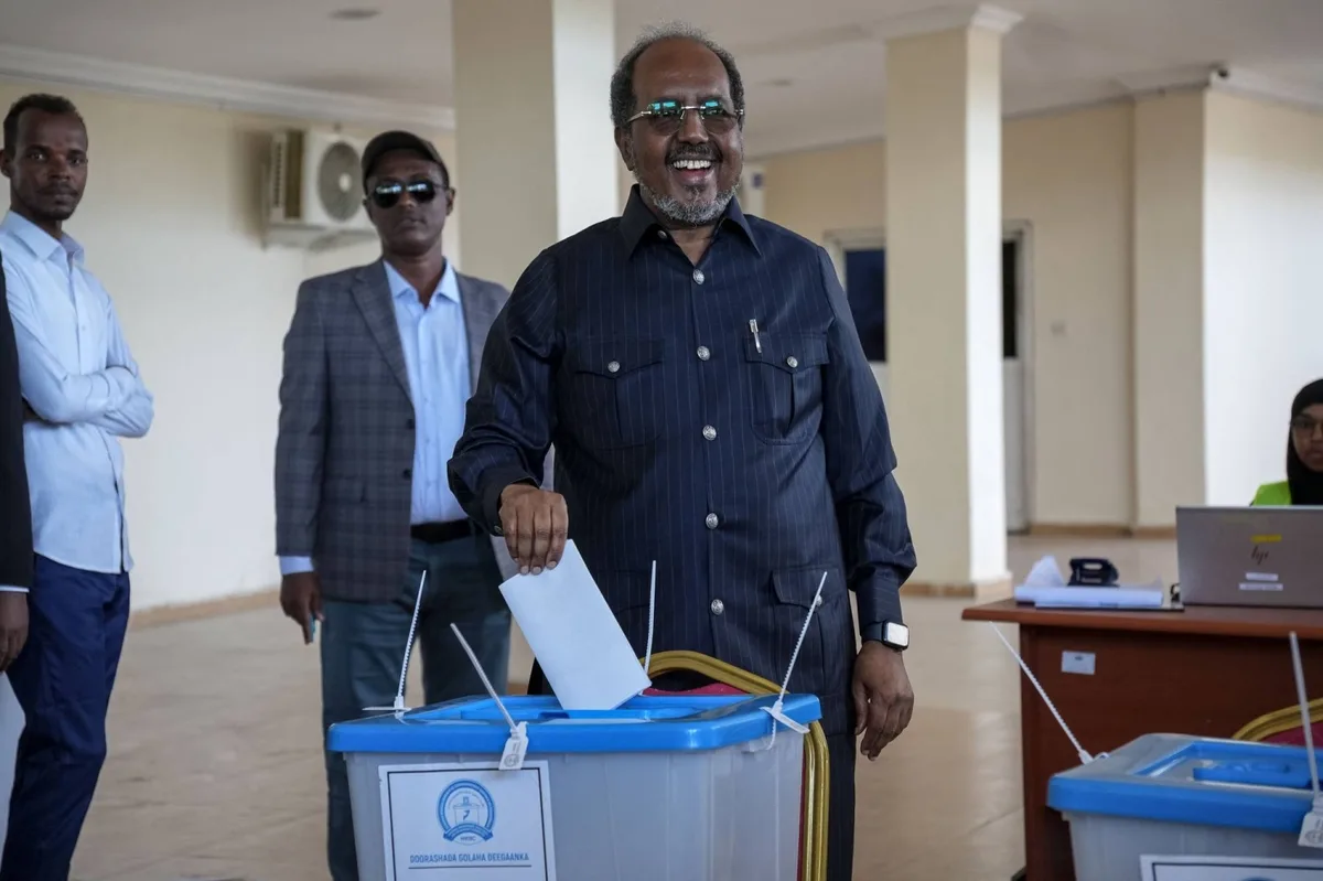 Somalia sets presidential election for May despite insecurity