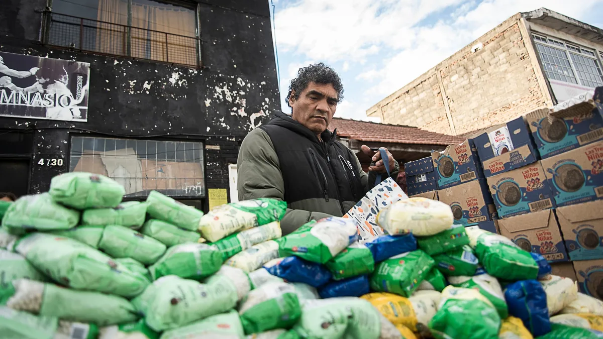 Jorge “Roña” Castro: “Antes le dábamos de comer a los chicos, ahora le damos a los padres, las madres y los abuelos”