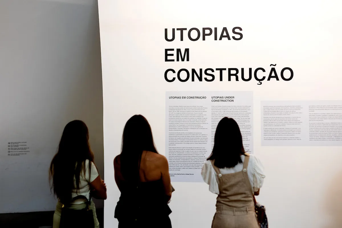 Mostra Utopias em construção é aberta ao público em noite prestigiada