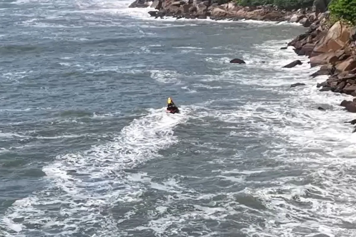 Bombeiros entram no 7º dia de buscas por turista desaparecida no Guarujá