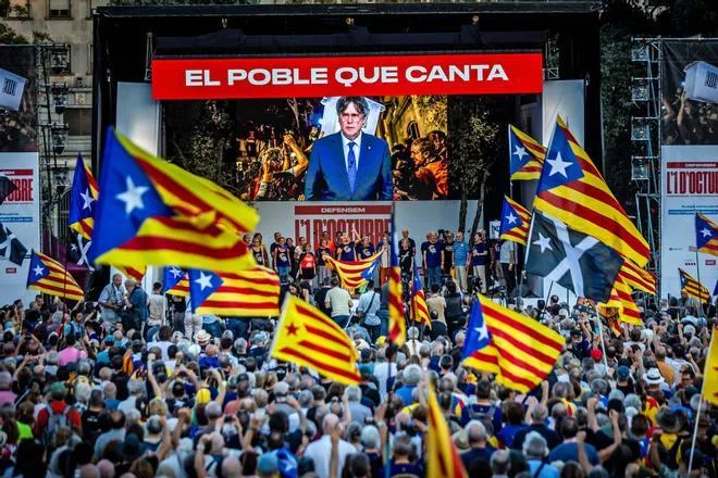 El independentismo celebra como una victoria "sin paliativos" la retirada de la orden de detención a Puigdemont