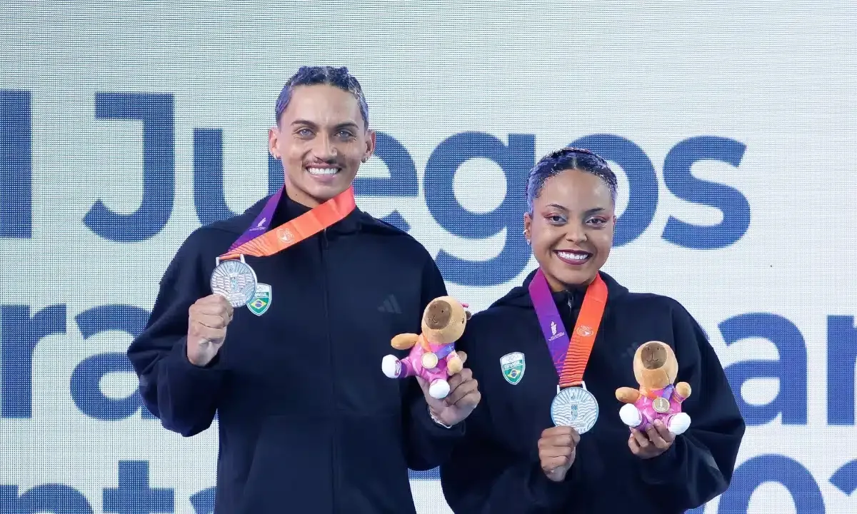 Bernardo Santos se emociona ao lembrar pioneirismo no nado artístico masculino