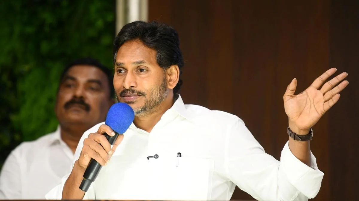 Mega DSC: Jagan alleges discrepancies in a candidate’s TET marks