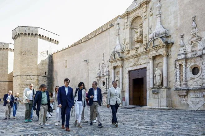 De Poblet a las Avellanes: la ruta monástica del Govern de Illa para fijar su estrategia