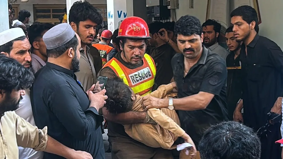 Viele Verletzte unter Trümmern - Schule eingestürzt! 34 tote Kinder in Pakistan
