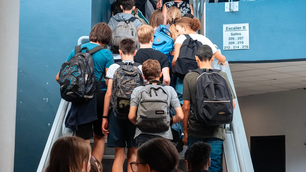 Listes moins longues, réutilisation, achats en promotion, aides des communes... Pourquoi le coût de la rentrée scolaire est "globalement en baisse" (surtout au niveau élémentaire)