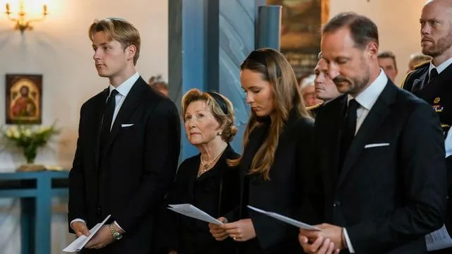 Trauer um norwegischen König: Gedenkgottesdienst mit Königsfamilie für Harald V.