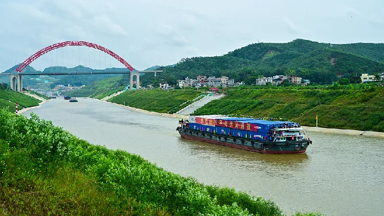 Vice premier stresses western region opening up as Pinglu Canal opens