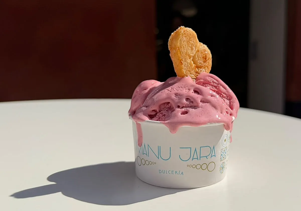 Manu Jara lleva a Frío Fino el primer helado solidario creado por Ricard Martínez