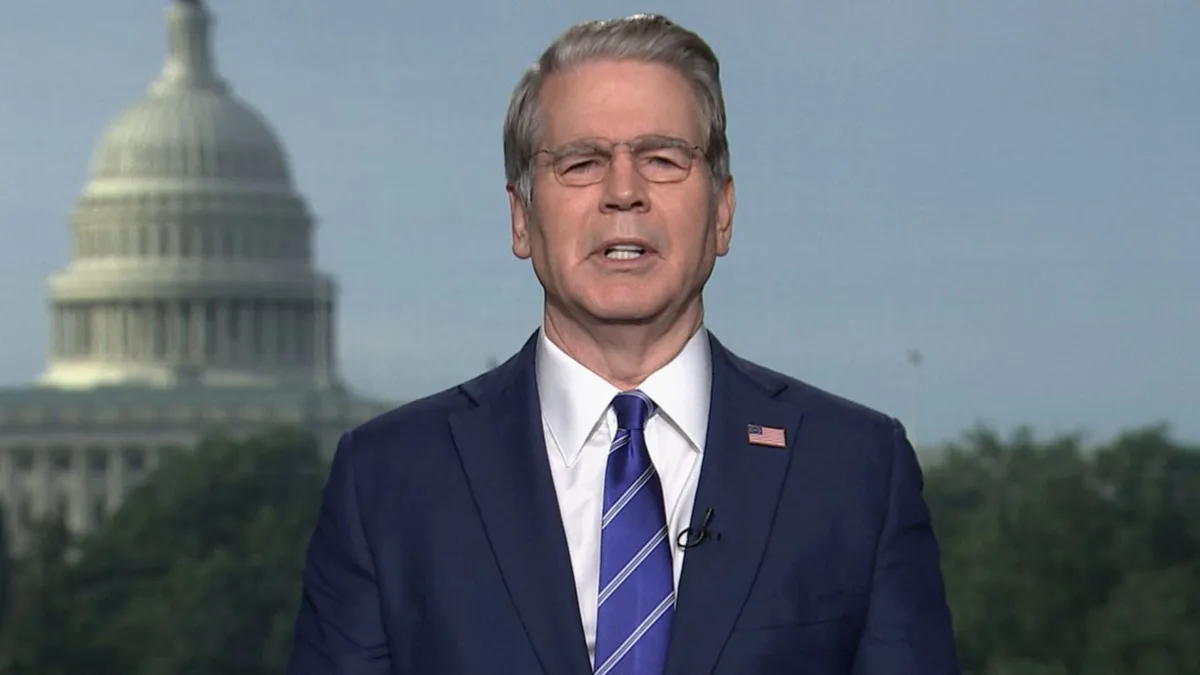 U.S. to use economic tactics on Iran 'that have never been seen'; Navy works to relieve troubled carrier USS Abraham Lincoln