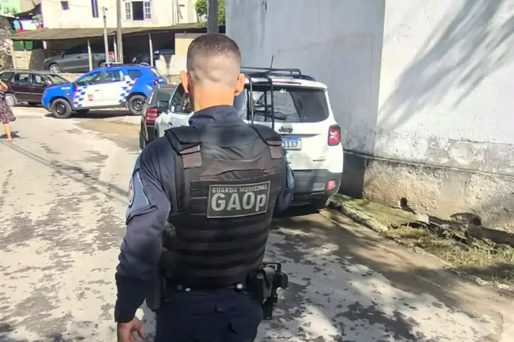 Motorista é rendido e tem carro, celular e carteira roubados na Mata da Praia