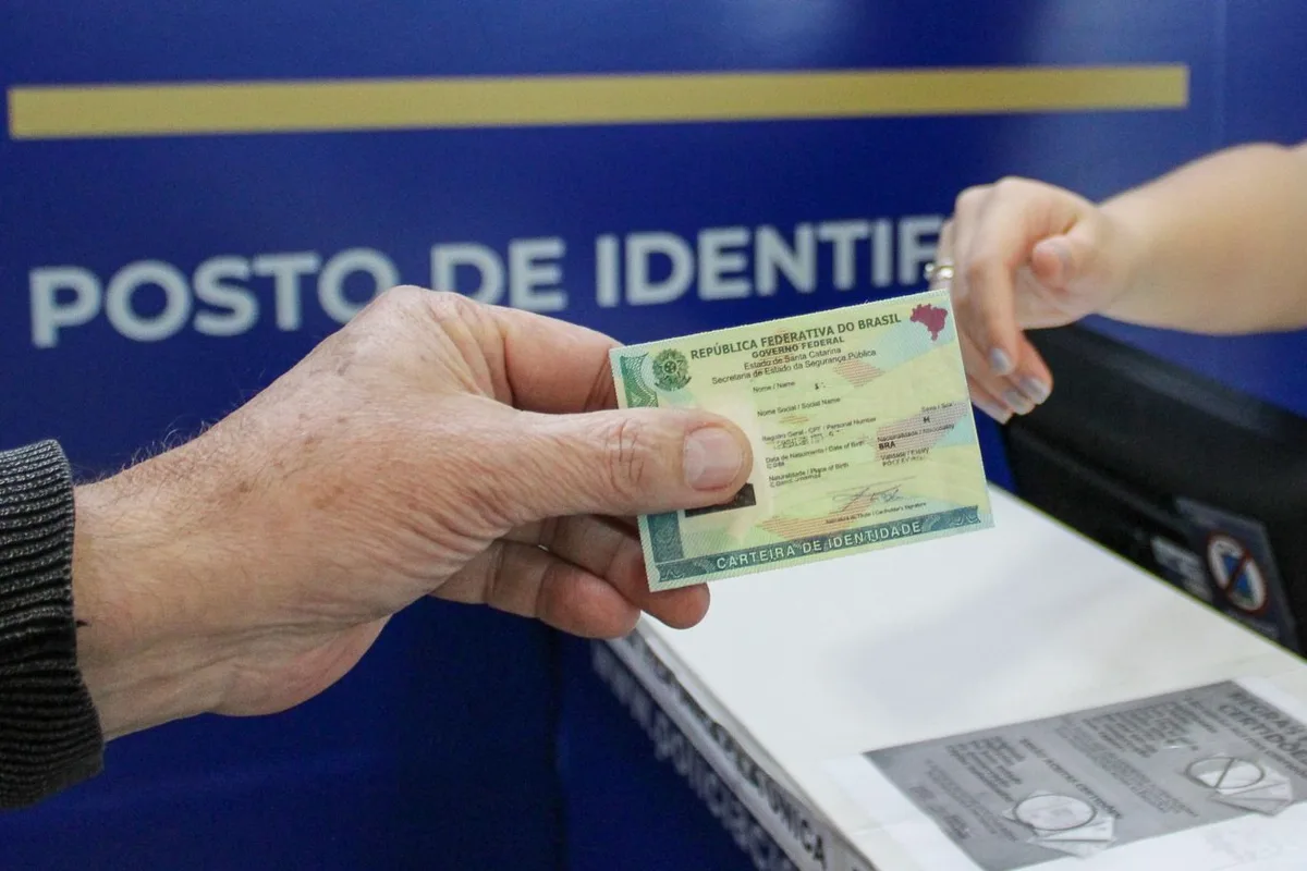 Nova carteira de identidade pelo celular já pode ser solicitada e chega em casa pelos Correios