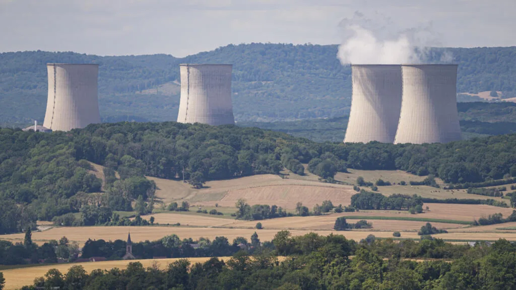 Nucléaire en période caniculaire: le temps des interrogations