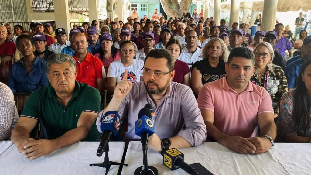 Destituido Antonio Ecarri como jefe del Grupo de Amistad Parlamentaria Vzla-EEUU