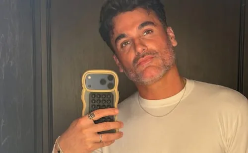 No es bótox, Mauricio Mejía sufre con una bacteria