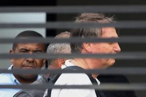PF pede a Moraes decisão sobre destino das armas apreendidas de Bolsonaro