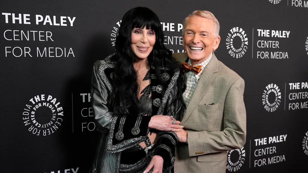 Nachruf: Bob Mackie ist tot – Hommage an Hollywoods letzten Diven-Macher