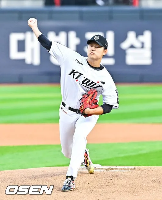 [사진]KT 선발 소형준, 연승 가보자