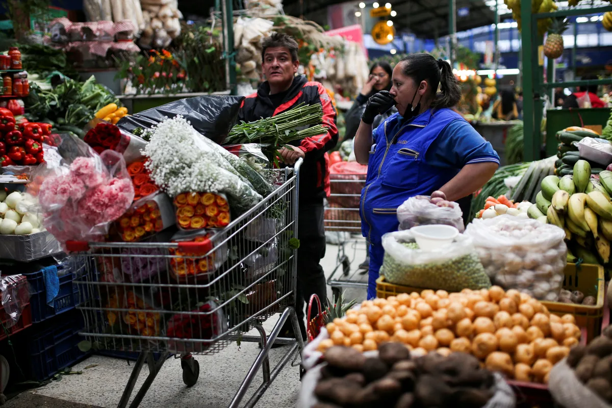 Estos son los alimentos de la canasta familiar que más subieron y que generaron presión sobre la inflación, según experto