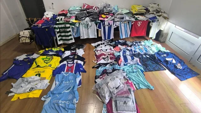 Apreendidas 530 peças de vestuário em feira em Vieira do Minho