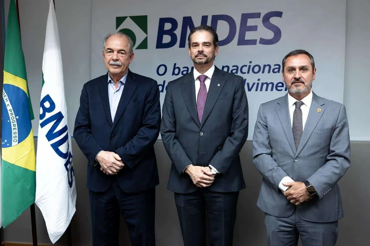 Efeito Lula: BNDES, PF e Interpol discutem parceria contra lavagem de dinheiro