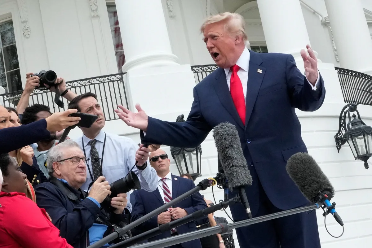 Trump criticó a Zelensky por los ataques contra refinerías rusas y dijo que Ucrania necesita “un nuevo presidente”