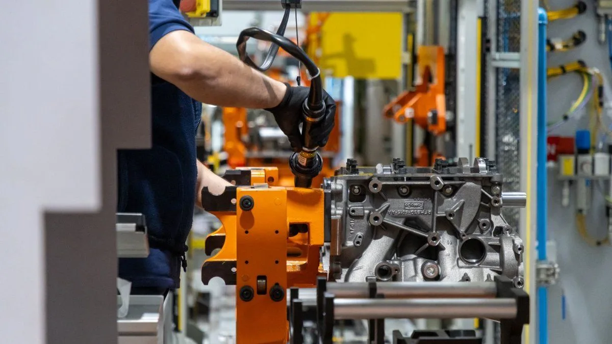 Industria: cuatro de cada diez máquinas continuaron paradas en agosto