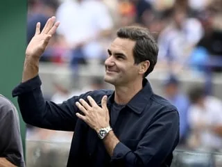 VIDÉO. Professeur Thierry Henry bluffé par la technique balle aux pieds de son élève Roger Federer