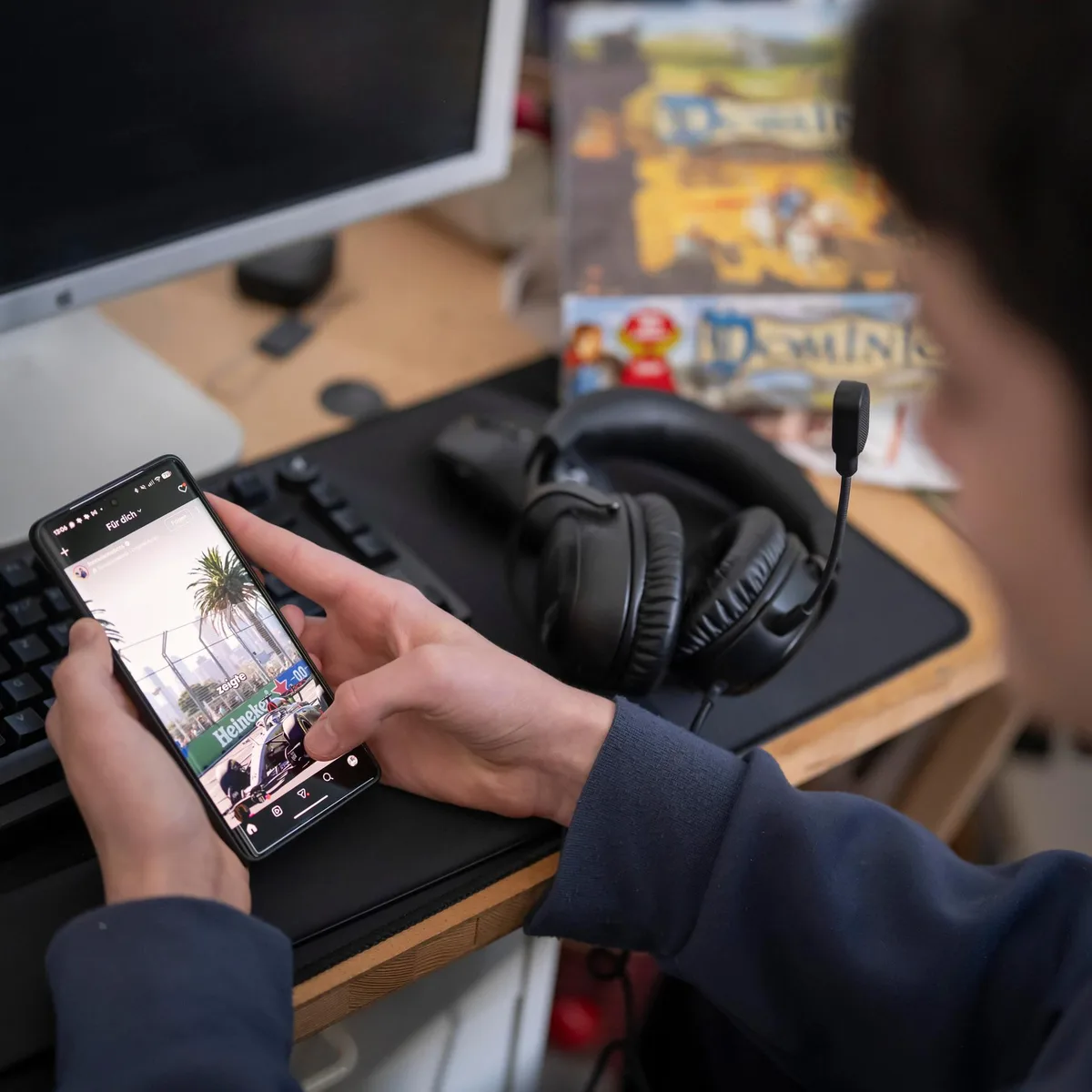 Online-Netzwerke - Kinder und Jugendliche: EU-Kommission macht Vorschläge für Nutzung sozialer Medien