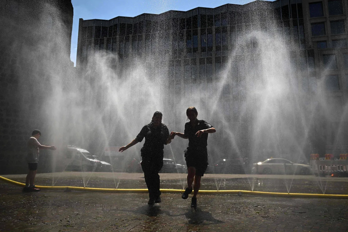 Com ondas de calor, Europa tem verão que deve entrar para a história climática