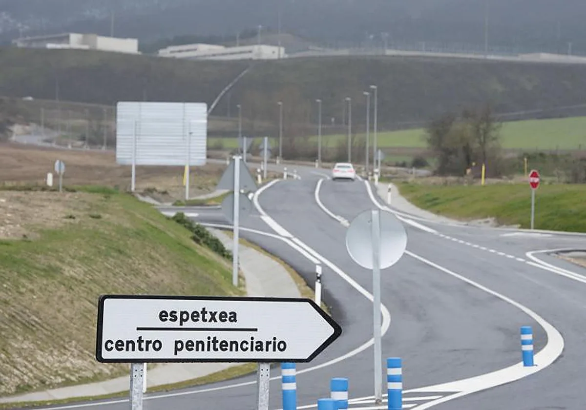 Una nueva carta del núcleo duro de presos de ETA critica la vía «reformista» de Otegi