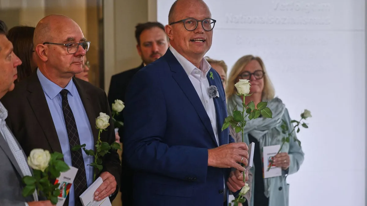 Sachsen-Anhalt: NRW-SPD-Fraktion protestiert mit weißen Rosen gegen AfD