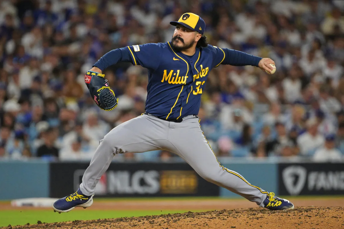 El mexicano Jojo Romero y los Milwaukee Brewers eliminan a Los Angeles Dodgers y se instalan en la Serie Mundial 2026