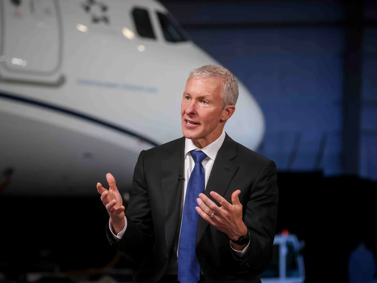 United Airlines CEO says he sleeps 8 ½ hours a night and limits meetings to 'no more than 4 hours a day’