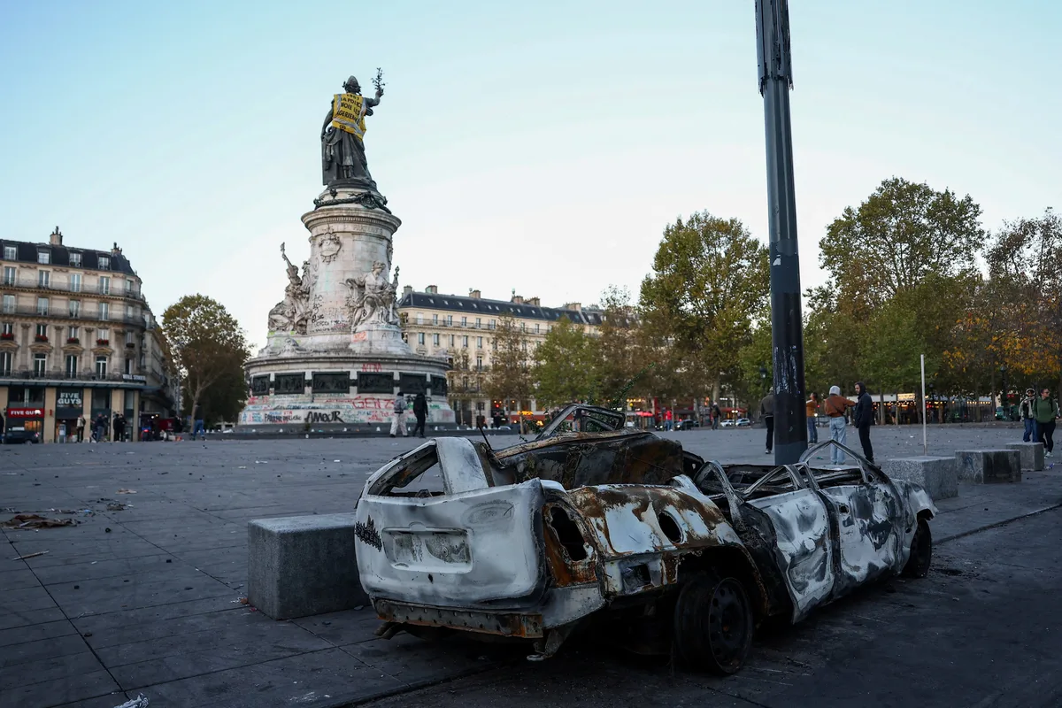 "La mort du macronisme" : comment la presse étrangère analyse la colère qui embrase la France