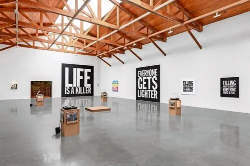 Galería kurimanzutto recibe la obra poética del artista John Giorno