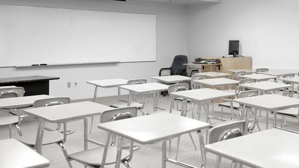Professores não recebem horas extraordinárias este mês