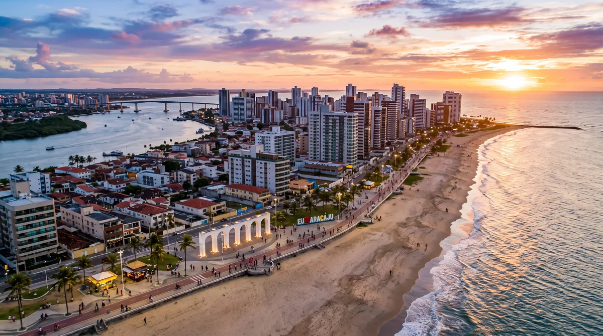 Águas mornas, praias largas e 35 km de litoral acompanham uma capital nordestina onde a orla virou parte da rotina de quem mora na cidade