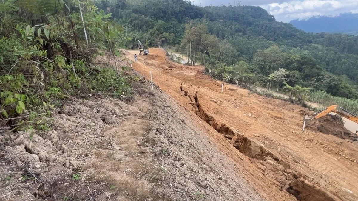Obra de R$ 3 milhões que promete recuperar rodovia interditada há 6 meses em SC trava sem autorização federal