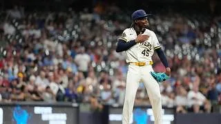 El bullpen de Milwaukee emula a los históricos Yankees de 1996 en estos playoffs