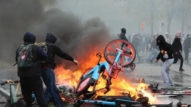 Confrontos entre polícia e manifestantes em Bruxelas