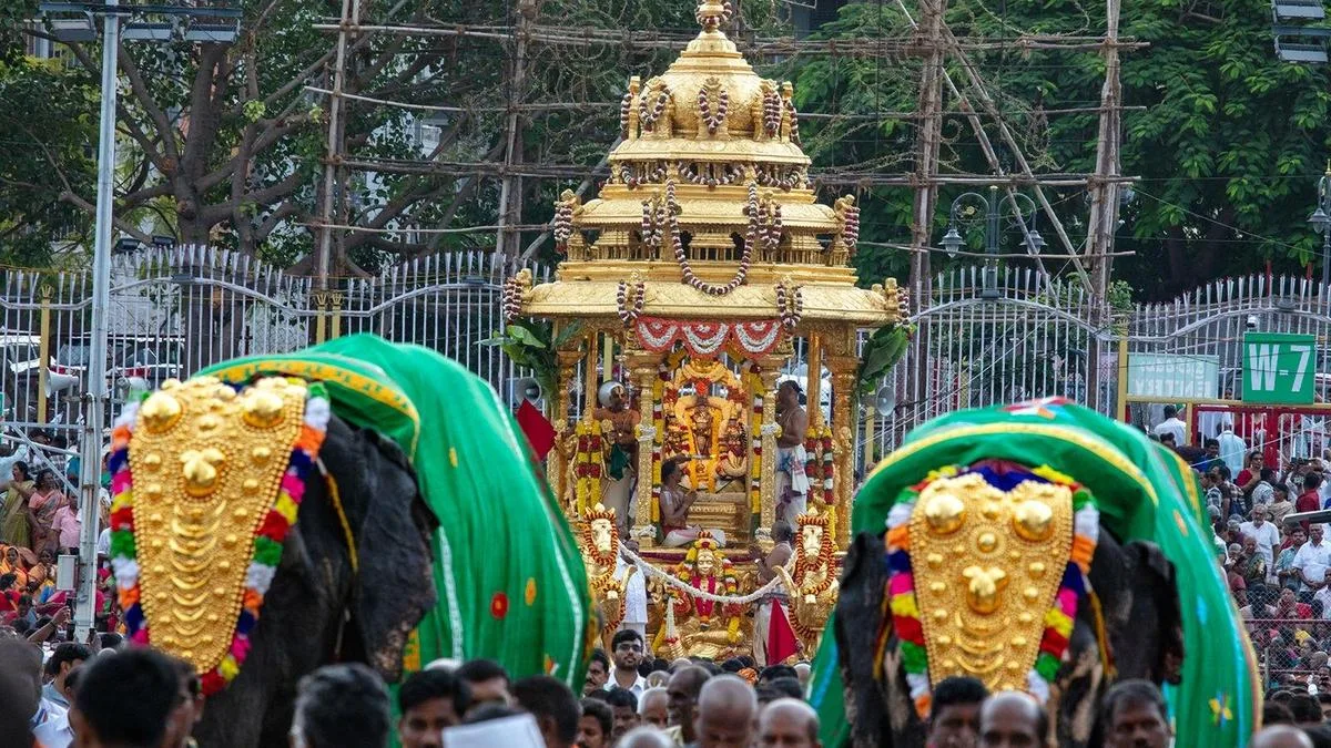 Lord Malayappa Swamy, as Kodandarama, rides ‘Hanumantha Vahanam’