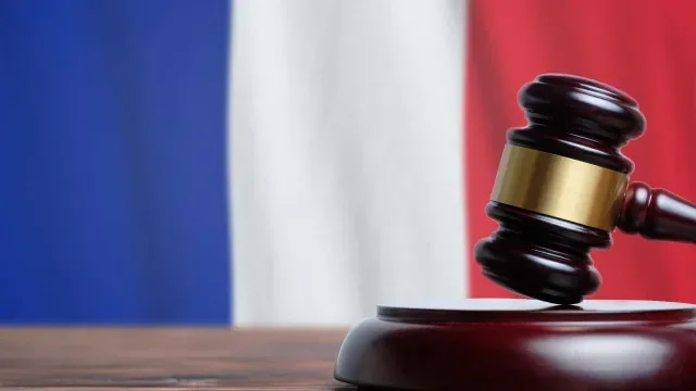 Tribunal administrativo francês anula expulsão de influenciador argelino