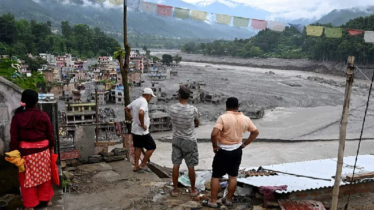 Death toll from Nepal's mudslide rises to 919