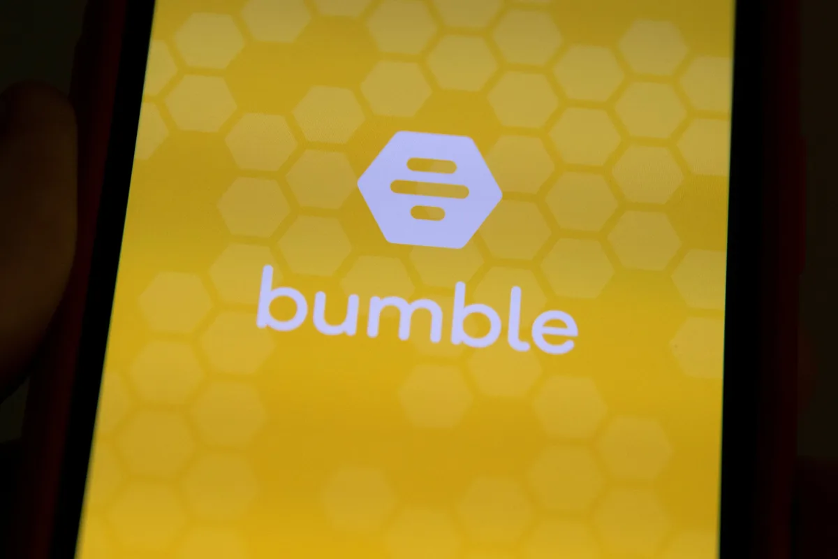 Bumble no pudo ofrecer más amor: acordó venderse por USD 1.300 millones tras años de caída de usuarios